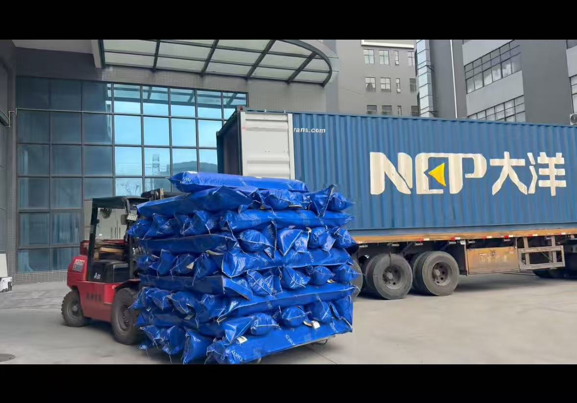 ANNAISI export loading for furniture orders